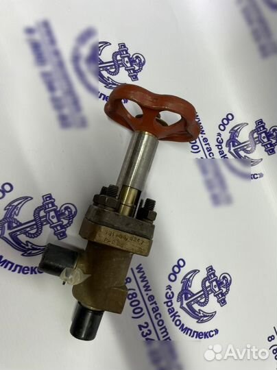 Клапан запорный штуцерный угловой ду-6/ру-400