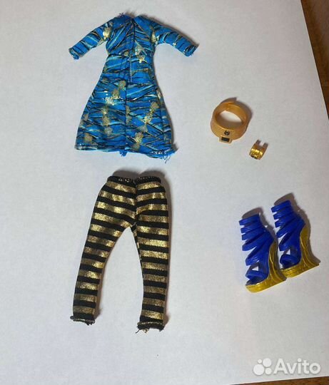 Аутфит/одежда от Клео де Нил День Фото