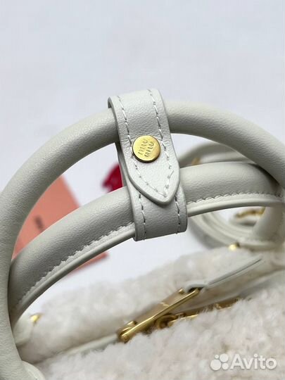 MIU MIU сумка из барашка — идеальный аксессуар