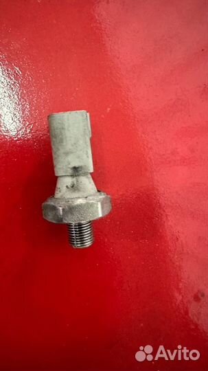 Датчик давления масла двс Audi A6 C6 2.8 ccea 2010