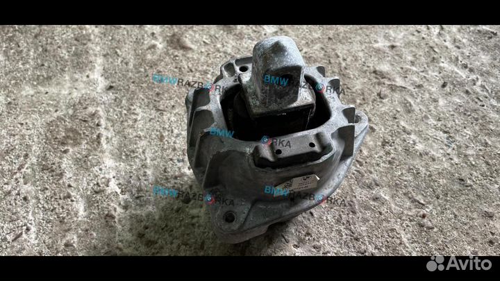 Подушка крепления двигателя левая BMW 5 6777371