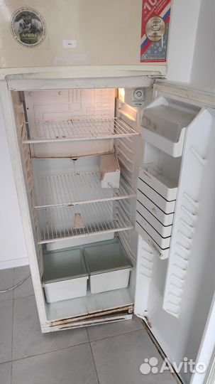 Продам рабочий холодильник
