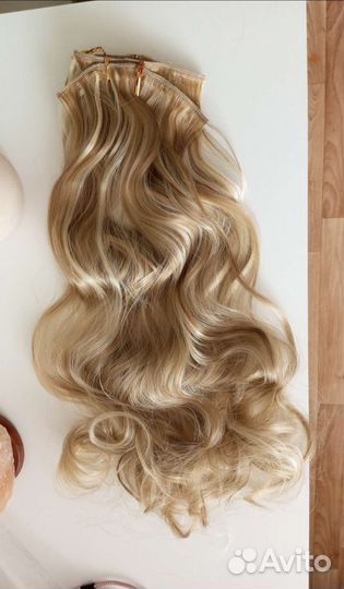 Волосы на заколках