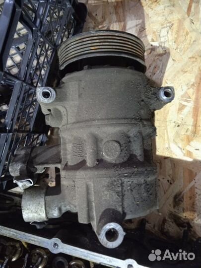 Компрессор кондиционера Volkswagen Golf