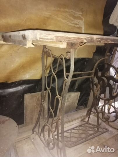Чугунная станина от швейной машинки