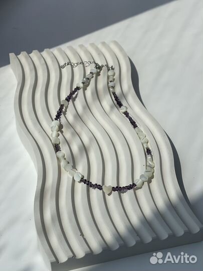 Колье, чокер из перламутра и хрустальных бусин