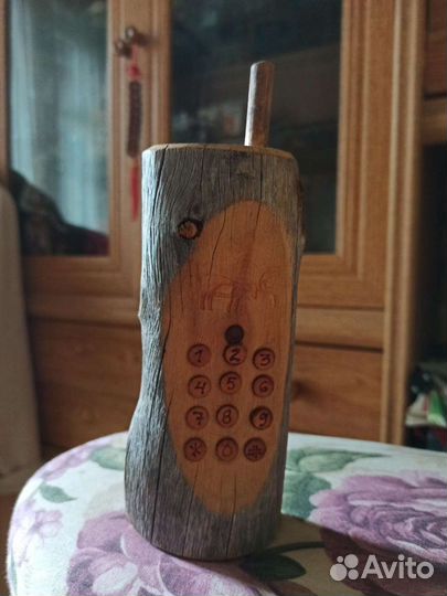 Открывашка бутылок-телефон. Дерево. Финляндия