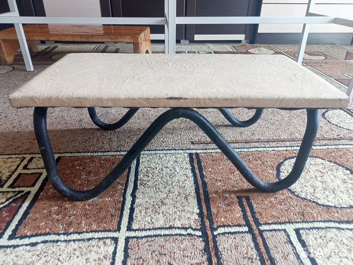 Подставка, металл+ дерево