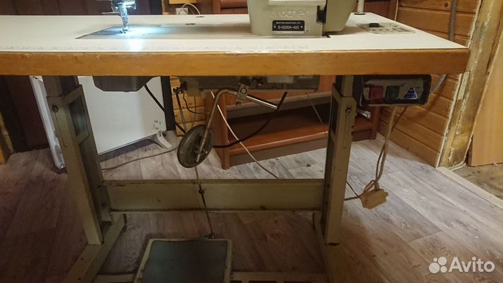 Профессиональная швейная машина автомат