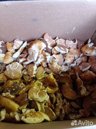 Сухой хлеб на корм животным в мешках