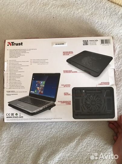 Охлождпющая подставка под ноутбук