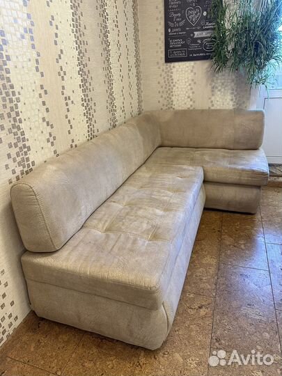 Диван угловой кухонный (кухонный уголок)