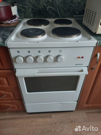 Продам электрическую плиту