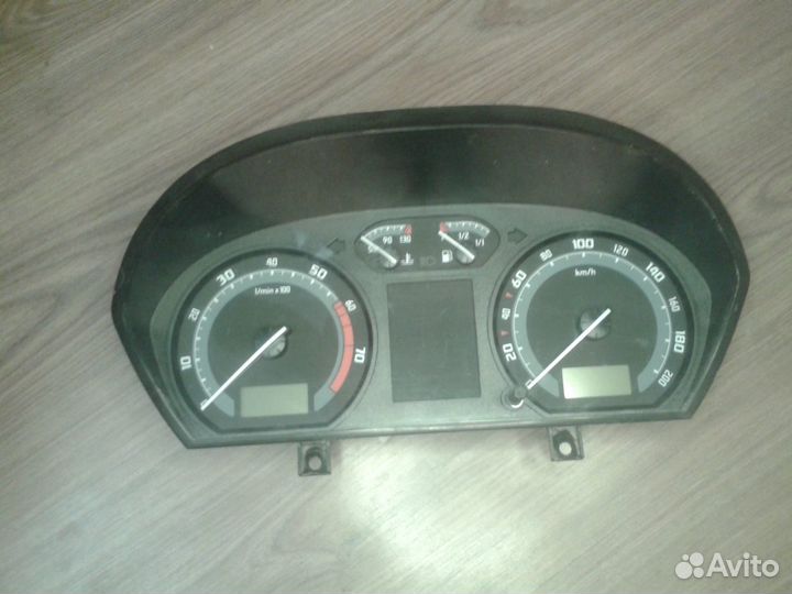 Приборная панель Skoda Fabia