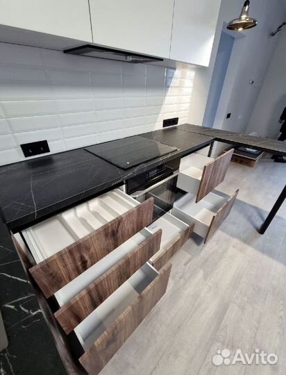 Кухонный гарнитур угловой