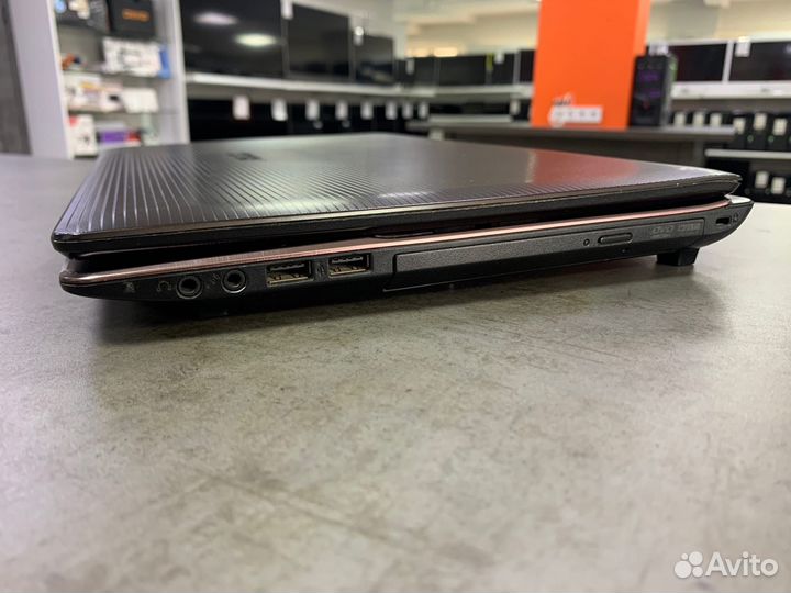 Asus/i5 2450/4GB/AMD HD7600/720GB/15.6