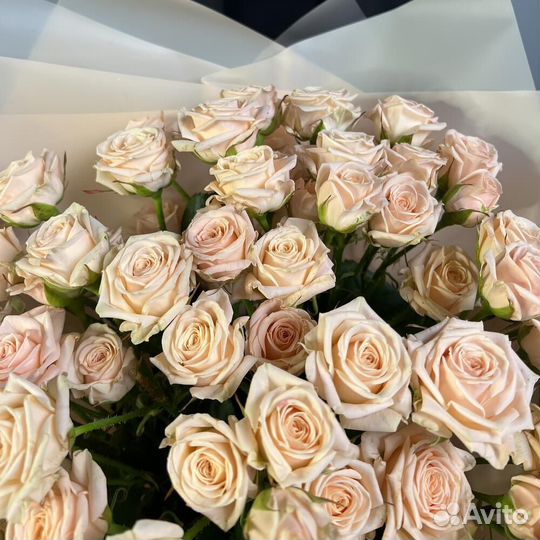 Охапка кустовых роз