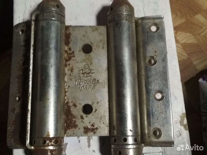 Петли для дверей