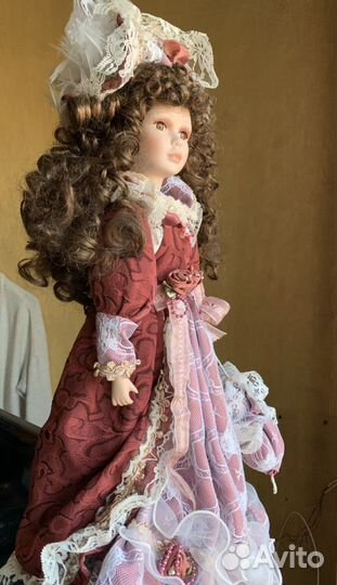 Кукла фарфоровая коллекционная