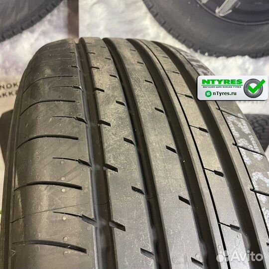 Yokohama BluEarth-XT AE61 215/60 R17 96V