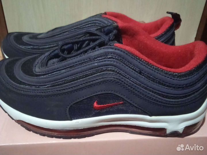 Кроссовки женские новые