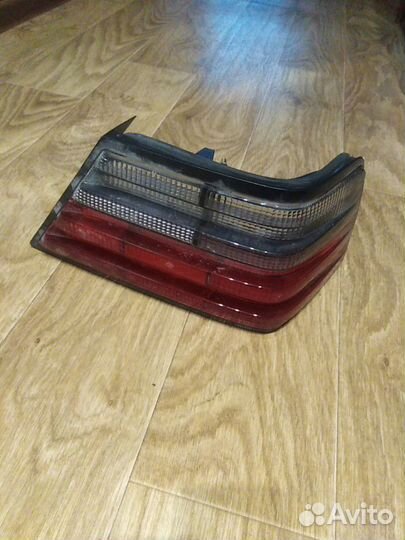 Задний фонарь мерс 124