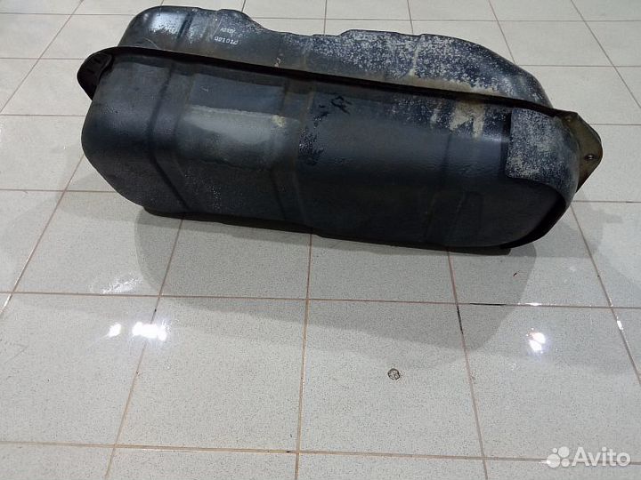 Топливный бак Mitsubishi L200