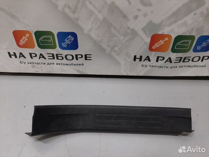 Накладка на порог внутренняя задняя левая