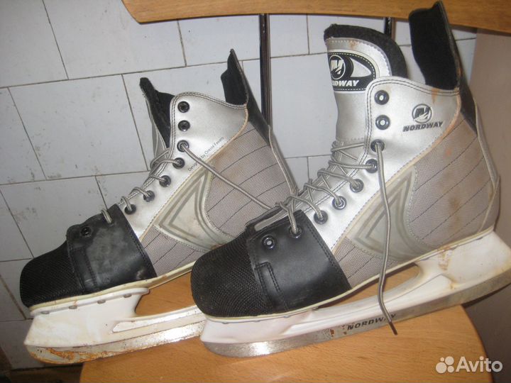 Коньки хоккейные 
