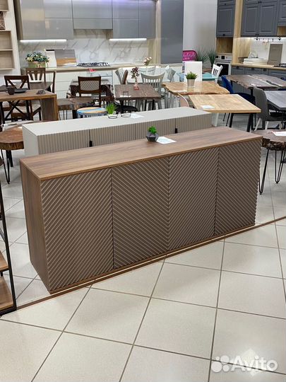 Комоды и тумбы