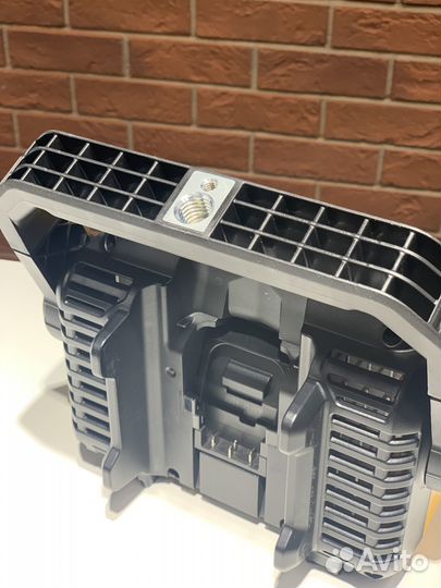 Фонарь / Прожектор DeWalt DCL077 18/20V и 12V