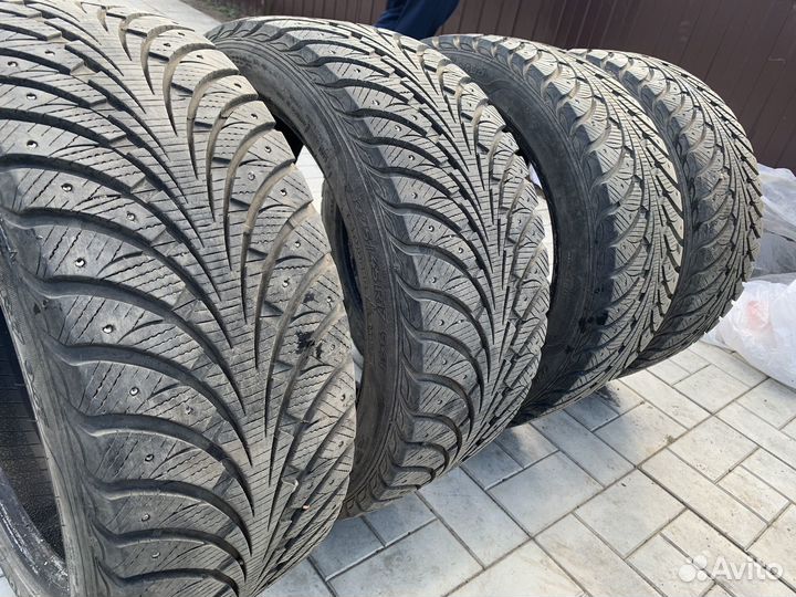 Sava Eskimo Stud 225/45 R17 94