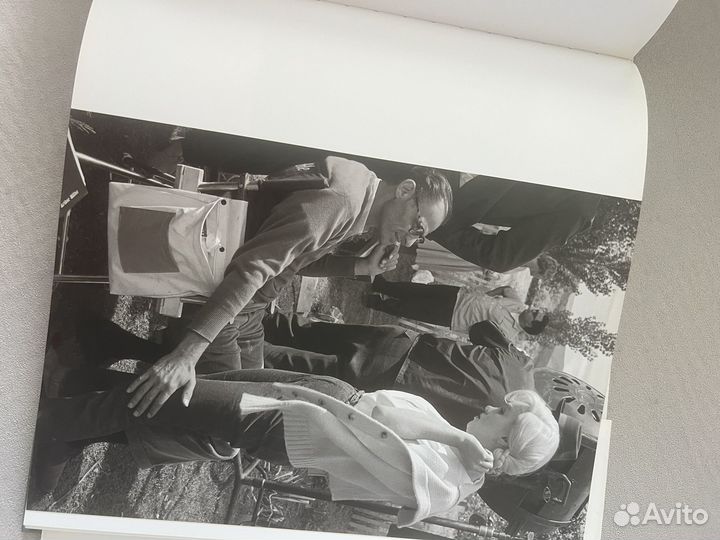 Книга Мэрилин Монро Арнольд Ив