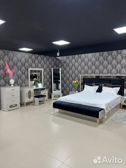 Спальный гарнитур