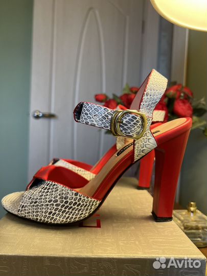 Босаножки. Туфли