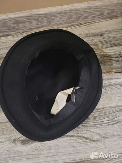 Шляпа черная