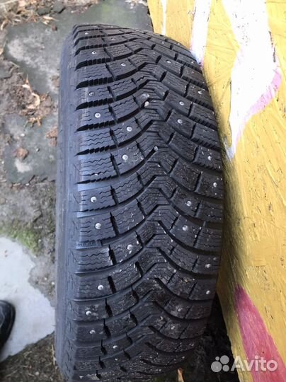 Michelin X-Ice North 215/60 R16