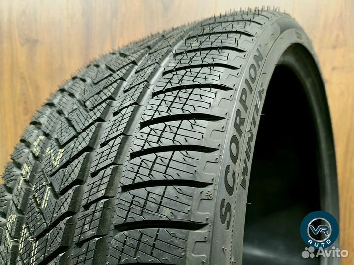 Pirelli Scorpion Winter 325/40 R22 и 285/45 R22 114V