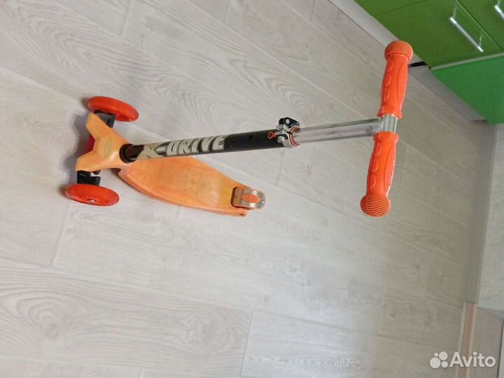 Самокат детский трехколесный светящиеся колеса