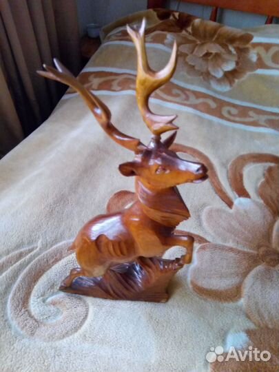 Три деревянных богородских оленя