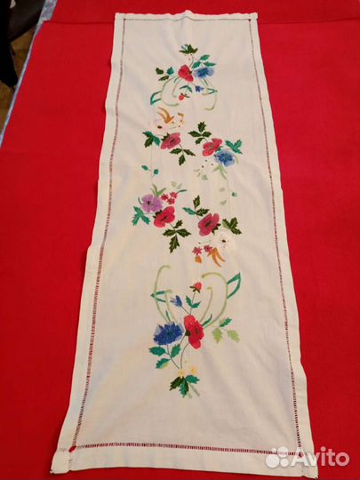Салфетка, накомодник с винтажной вышивкой
