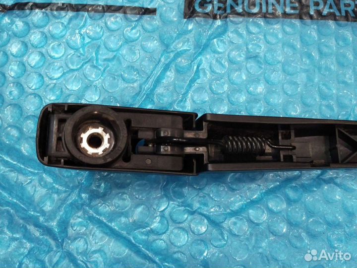 Поводок стеклоочистителя Хайлендер 2 задний