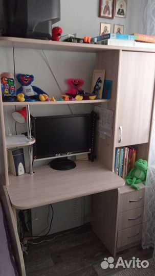 Компьютерный стол