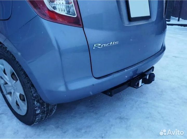 Фаркоп Toyota Ractis 2005-2010