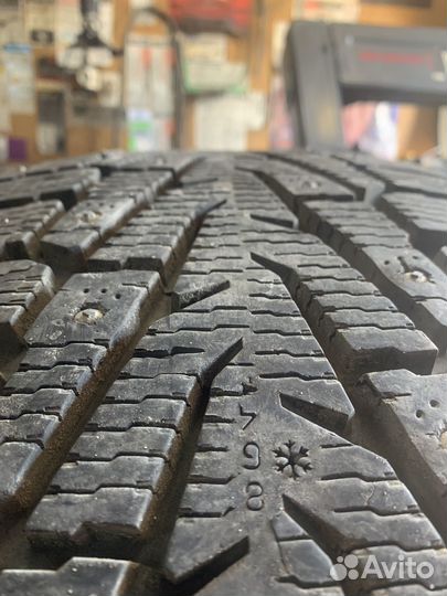 Nokian Tyres Hakkapeliitta 7 SUV 275/45 R20