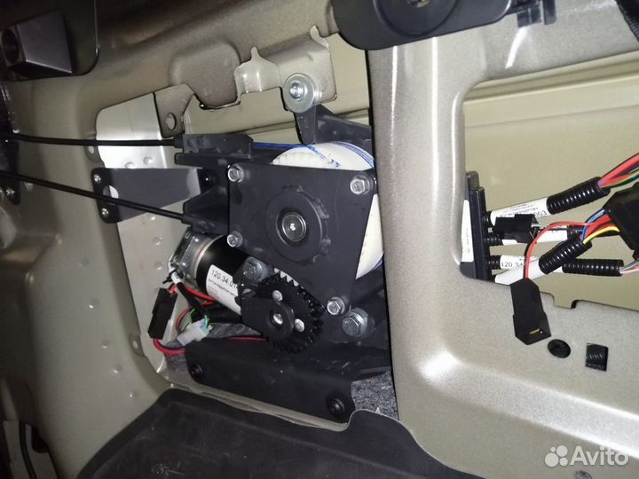 Дверь-автомат на минивэны Peugeot Citroen Opel