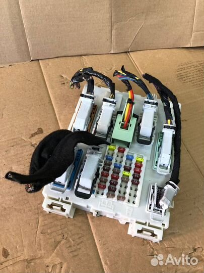 Блок предохранителей салонный Volvo V40