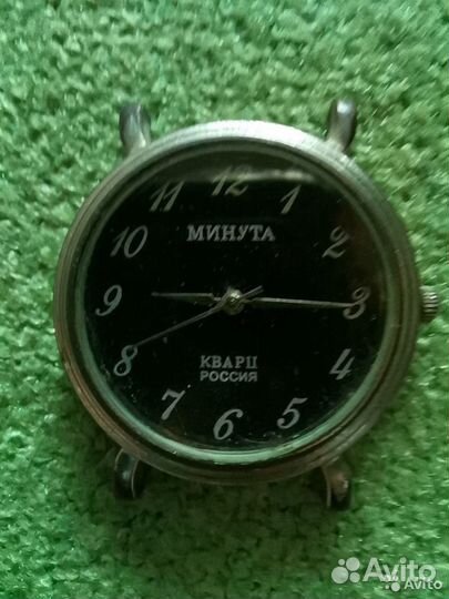 Часы наручные минута