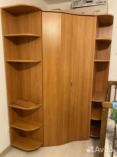 Угловой шкаф