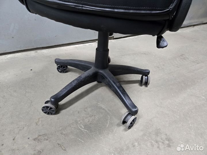 Компьютерное кресло